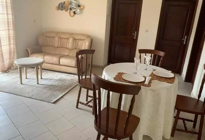 هتل Hôtel Les Polygones