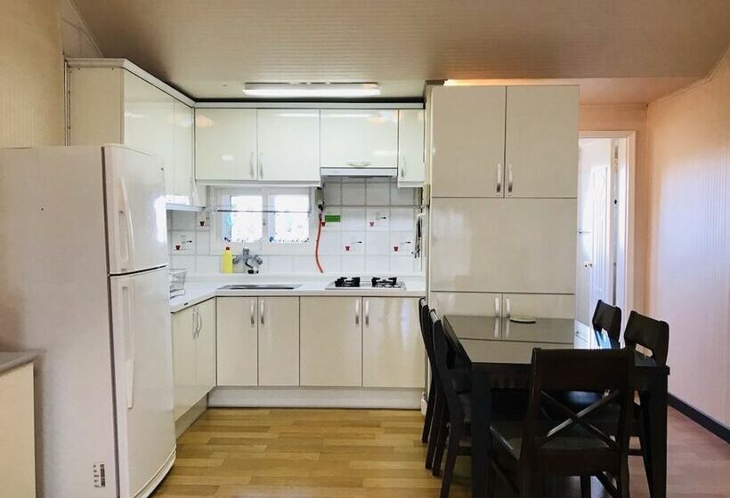 פנסיון Dongseoul Respia