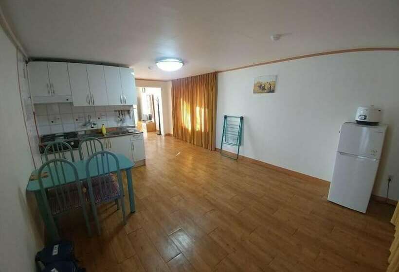 פנסיון Dongseoul Respia