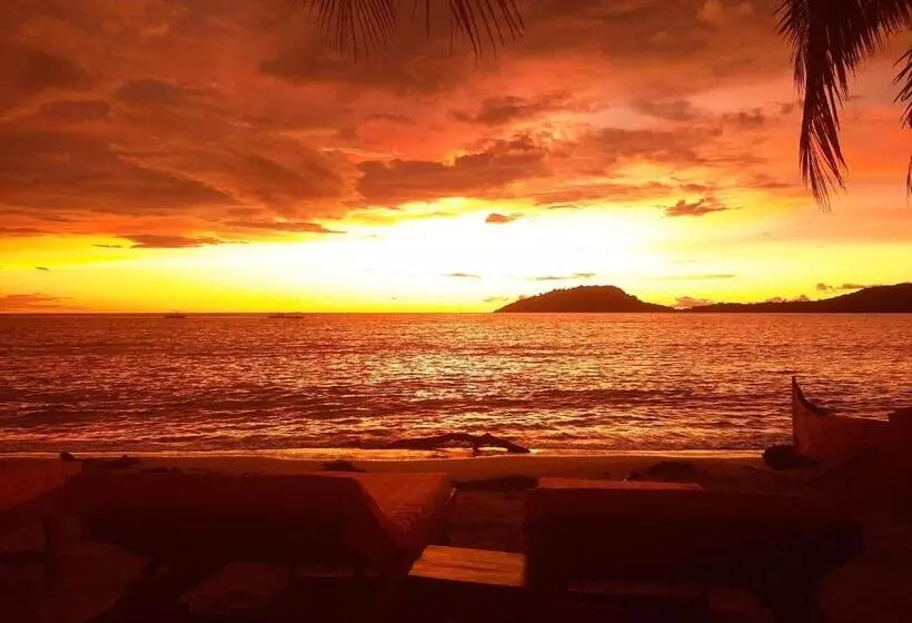 تختخواب و صبحانه Sambatra