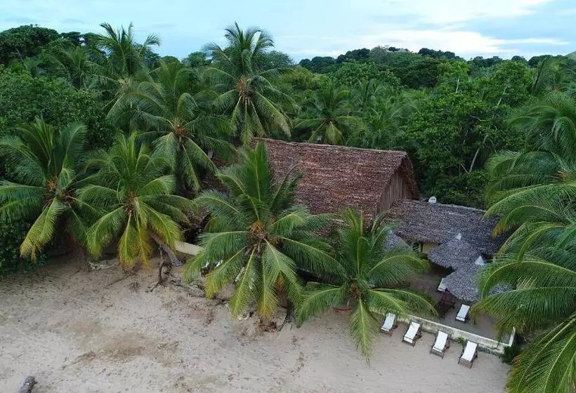 تختخواب و صبحانه Sambatra