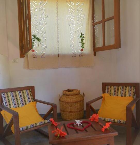 تختخواب و صبحانه Sambatra