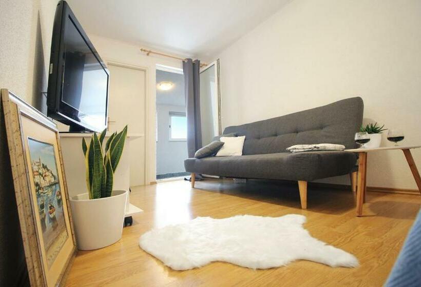 Apartmani Leo Marin
