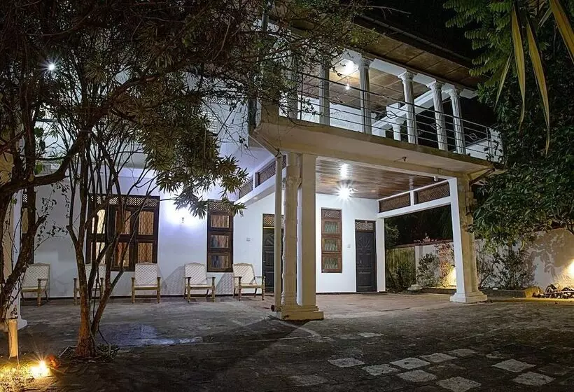 Aura City Hostel