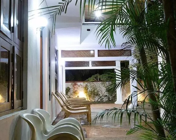Aura City Hostel