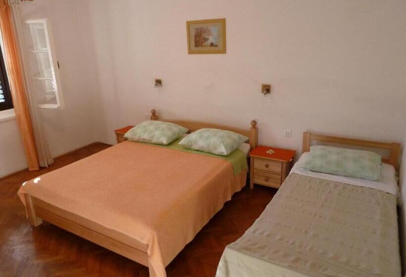 Beach Resort Apartments Bucina