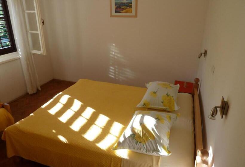 Beach Resort Apartments Bucina