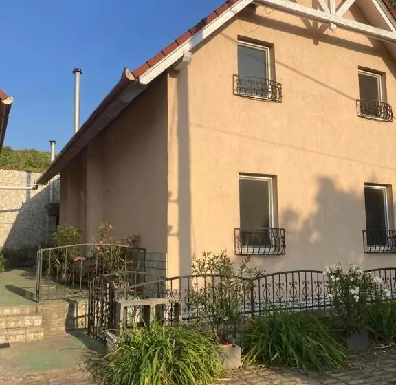 Majatalo Bor Bazilika Vendégház