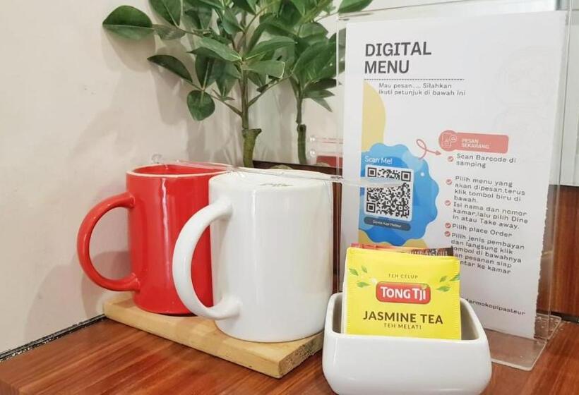 پانسیون Urbanview Darmo Residence Bandung