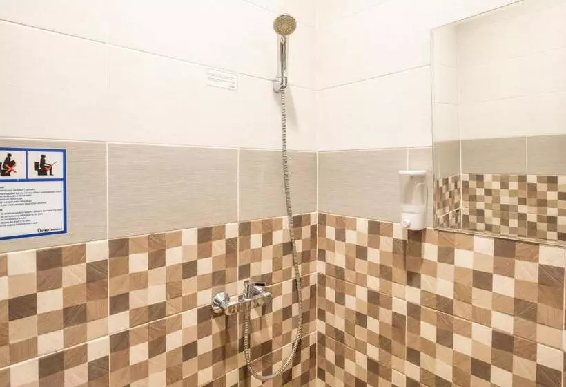 ペンション Urbanview Darmo Residence Bandung