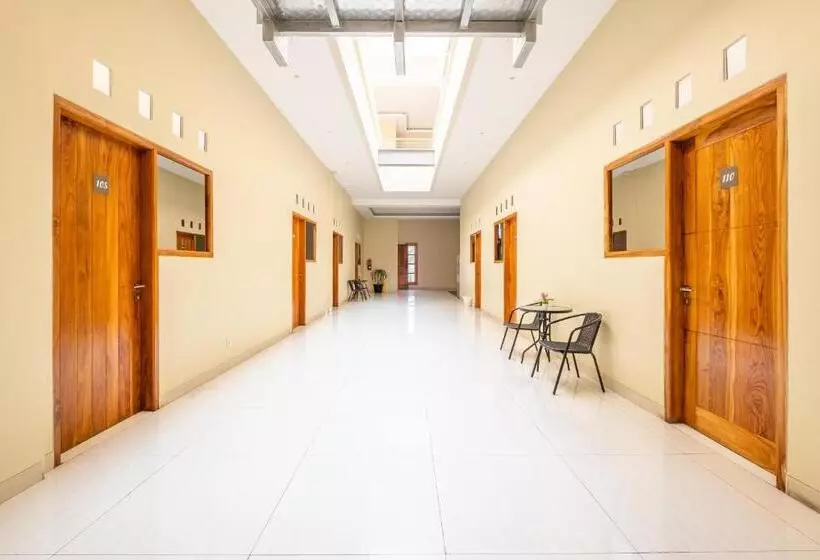 ペンション Urbanview Darmo Residence Bandung