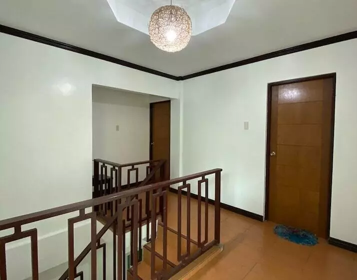 ペンション Rachel S Bed And Breakfast Near Tagaytay