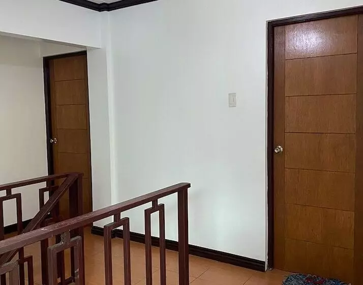 ペンション Rachel S Bed And Breakfast Near Tagaytay