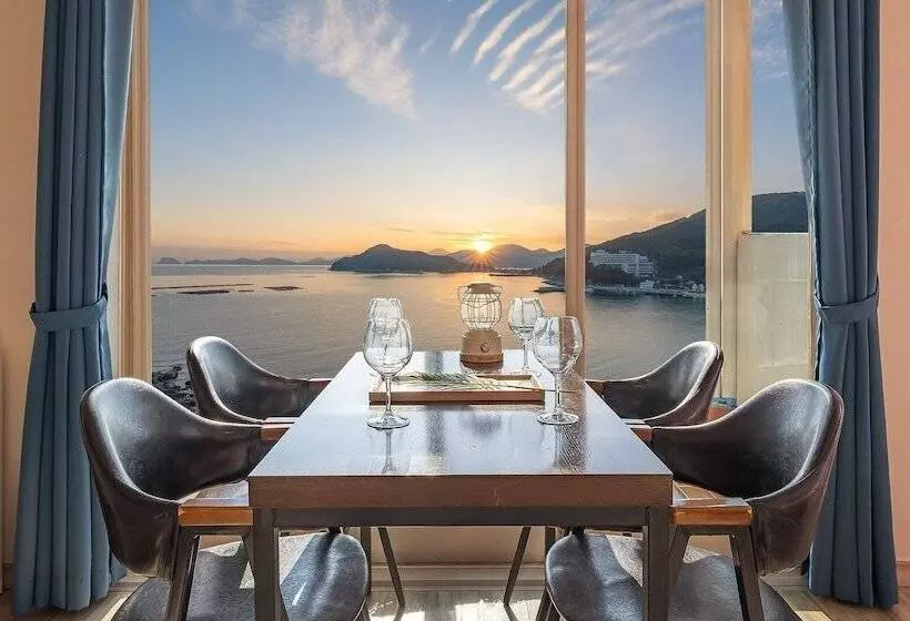 Geoje Sunbeachoceanview Dog Pension
