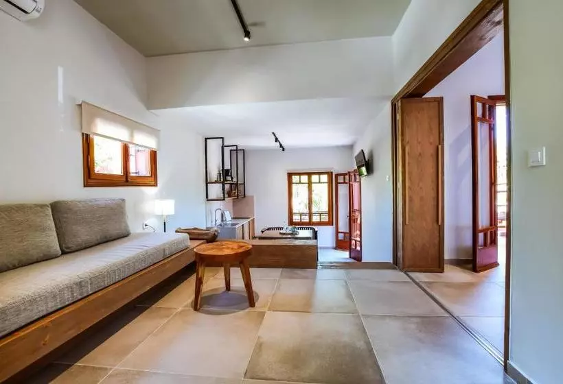 ホテル Anais Suites