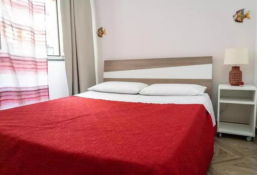 ペンション Portosalvo Rooms