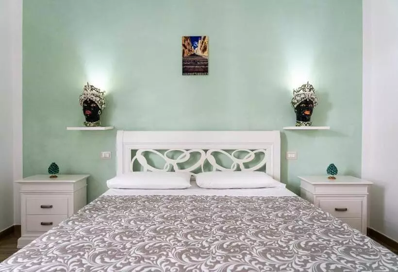 ペンション Portosalvo Rooms