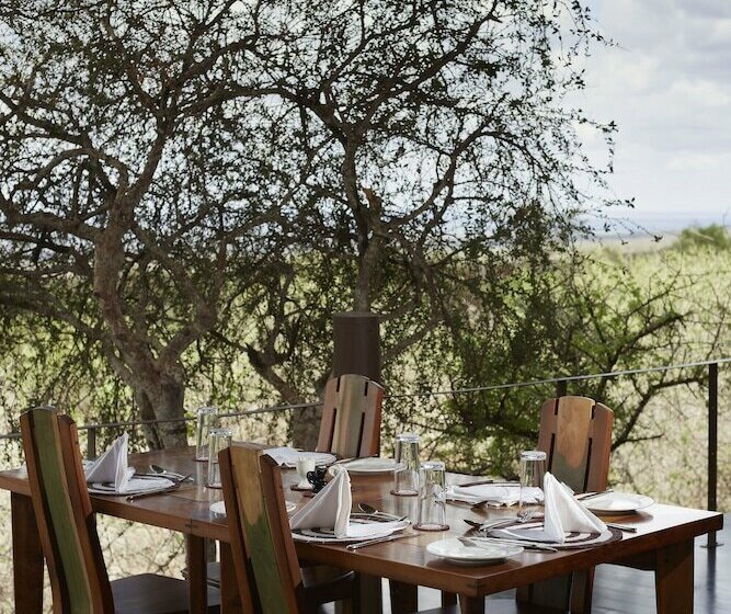 Отель H12 Elephant Gorge Camp