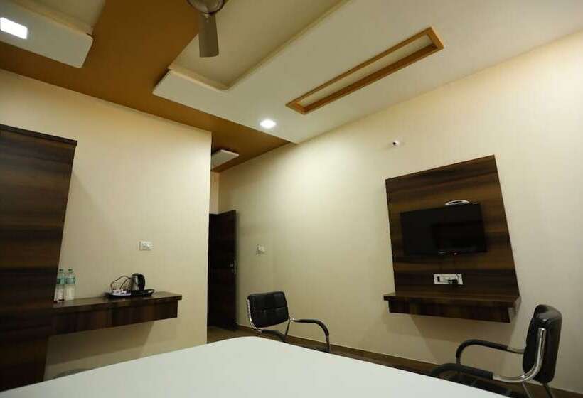 Отель Ishwar Nain