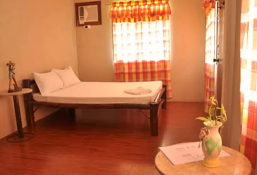 ホテル Larville Pool Garden Resort & Restaurant
