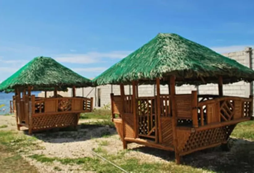 ホテル Larville Pool Garden Resort & Restaurant