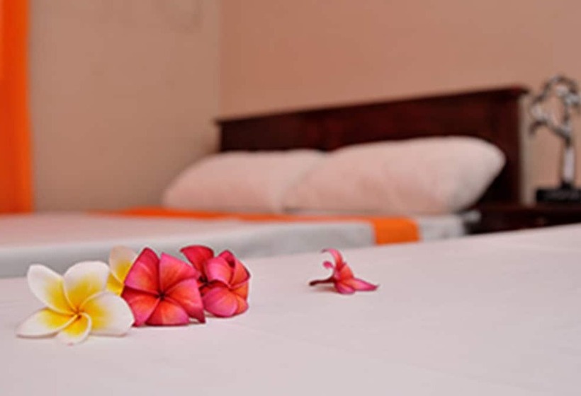 فندق Larville Pool Garden Resort & Restaurant