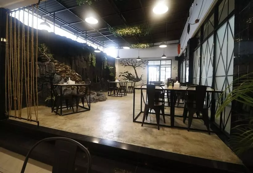 ホテル Reddoorz Plus @ Jalan Raden Intan Lampung