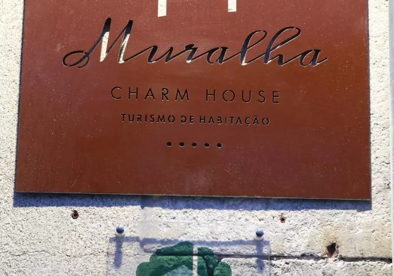 Majatalo Muralha Charm House