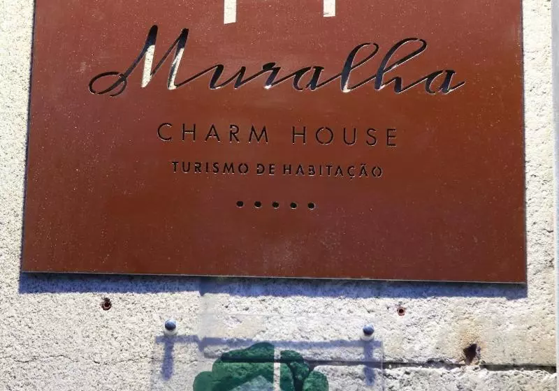 Majatalo Muralha Charm House