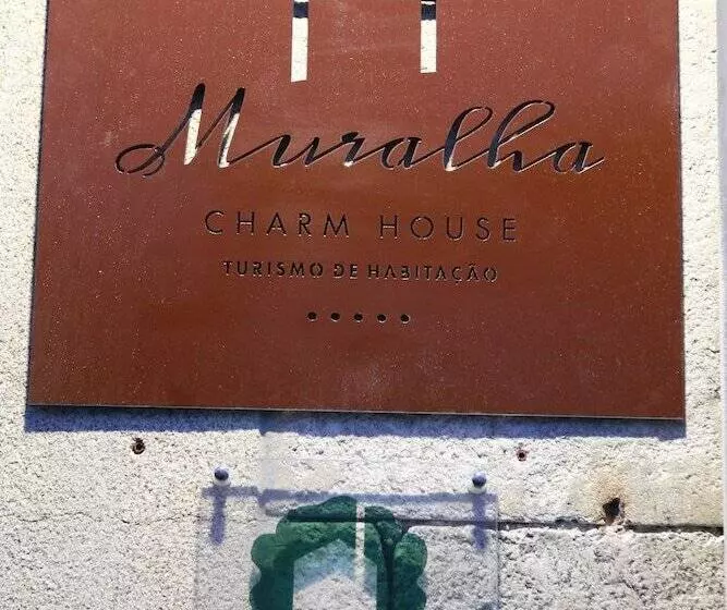 Majatalo Muralha Charm House