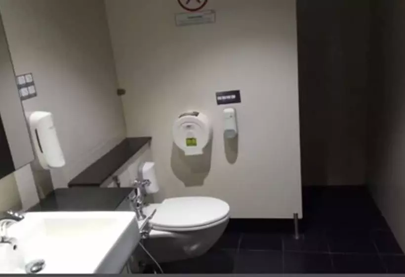 ユースホステル Digital Airport