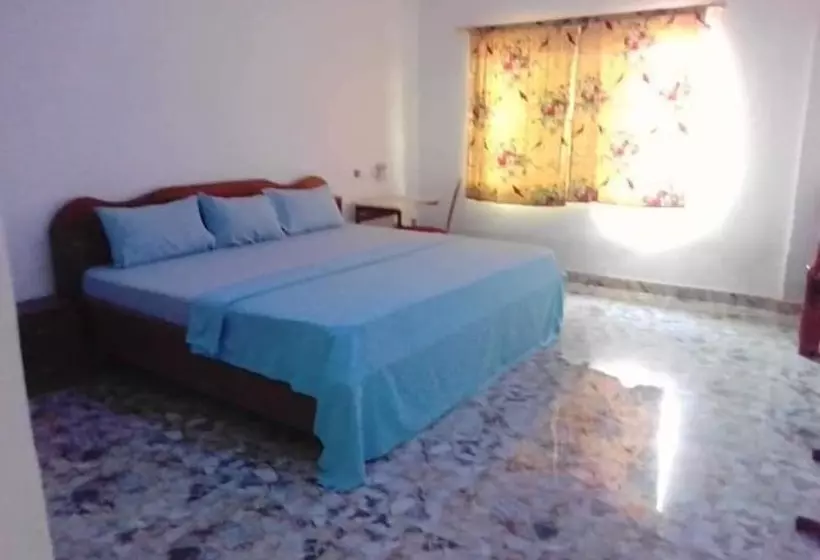 ベッドアンドブレックファースト Batavia Lodge