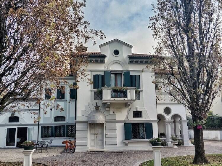 مبيت وإفطار Relais Toti Beb Bed E Breakfast