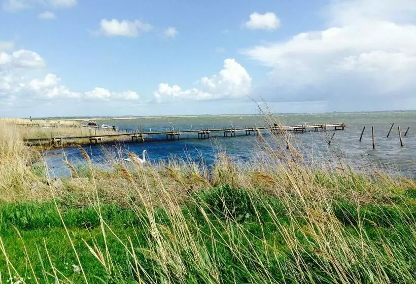 Aamiaismajoitus (B&B) Strågården Nyord