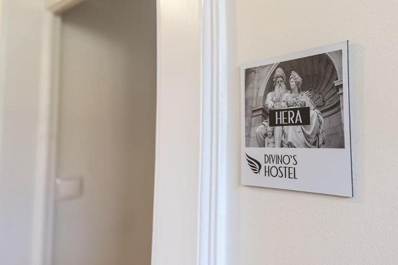 Divino S Hostel