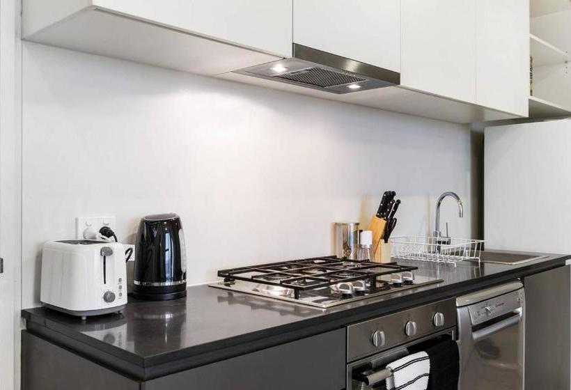 Dreamhost Apartments At Collins