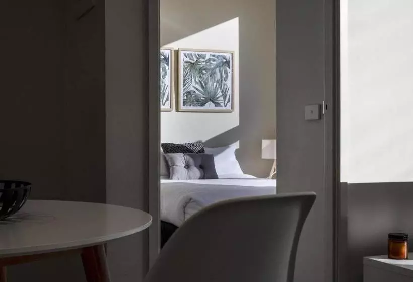 Dreamhost Apartments At Collins