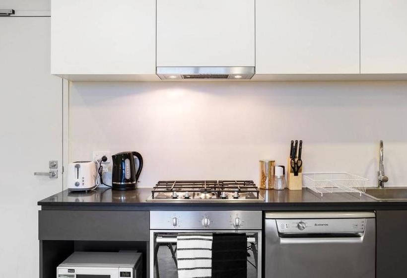 Dreamhost Apartments At Collins