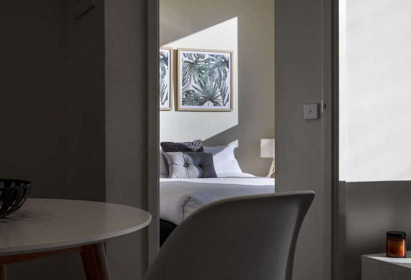 Dreamhost Apartments At Collins