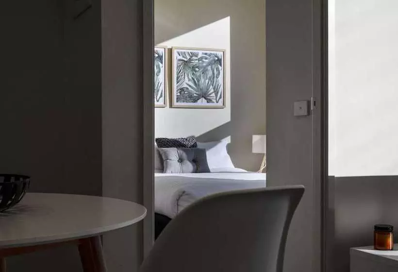 Dreamhost Apartments At Collins