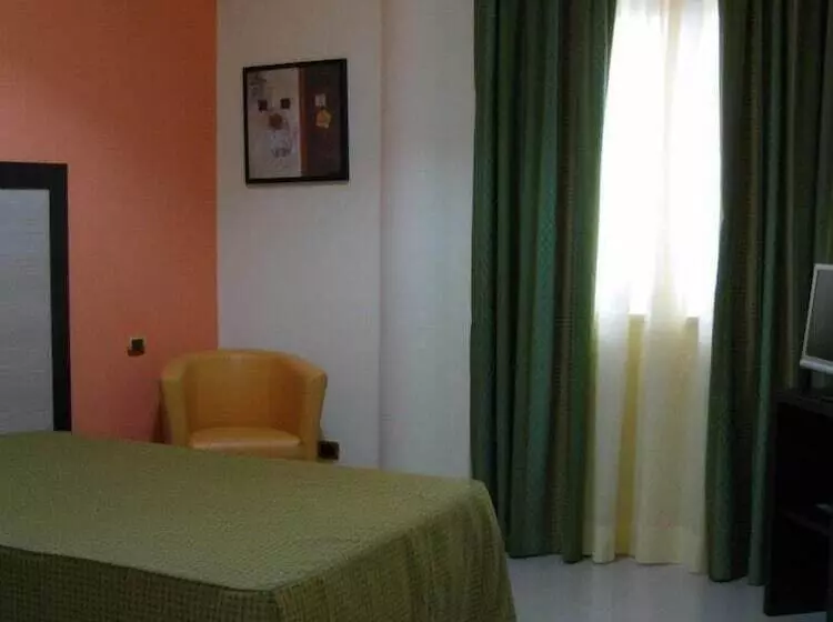 Hotelli Albergo Roma