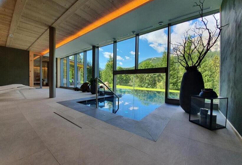 Отель Dolomiti Lodge Alverà