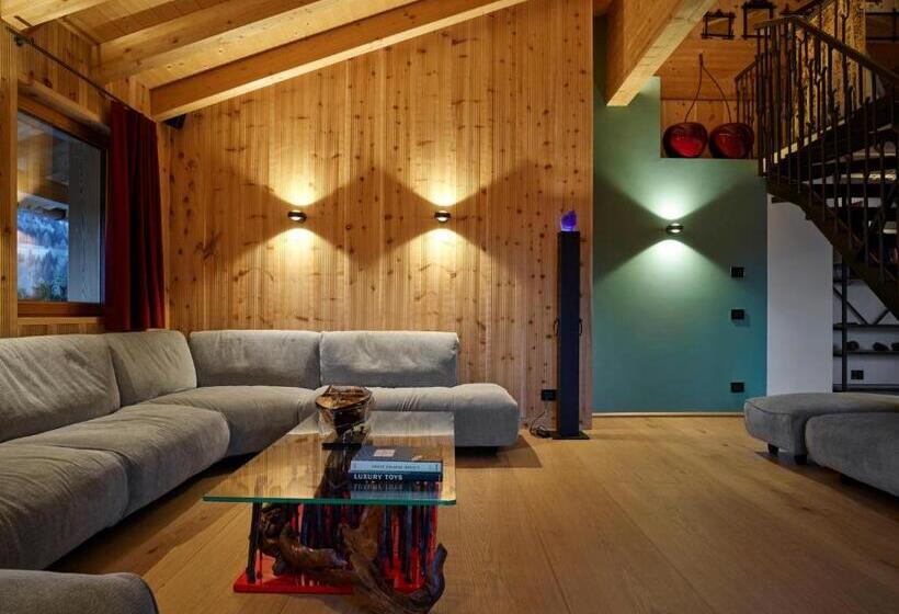 Отель Dolomiti Lodge Alverà