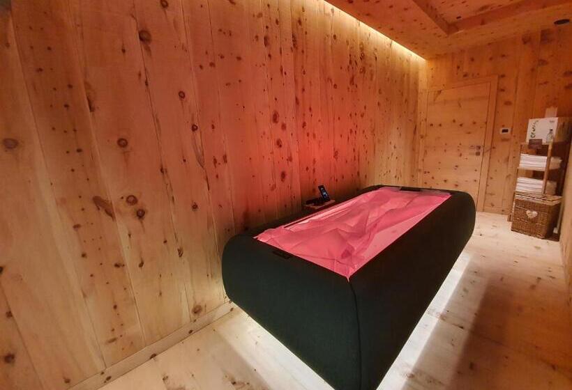 Отель Dolomiti Lodge Alverà