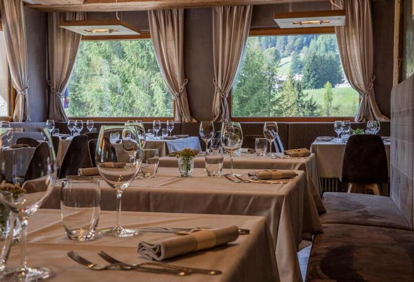 Отель Dolomiti Lodge Alverà