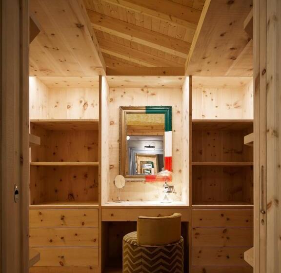 Отель Dolomiti Lodge Alverà