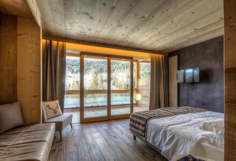 Отель Dolomiti Lodge Alverà