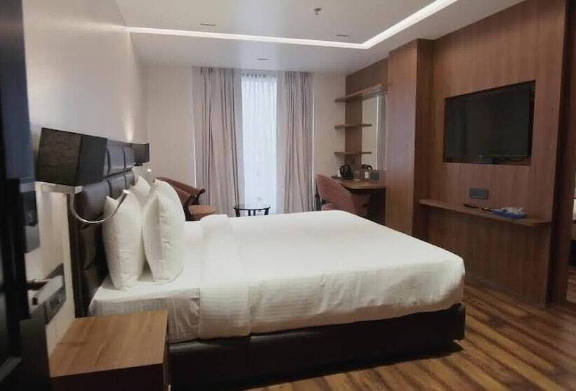 호텔 Grand Dhillon