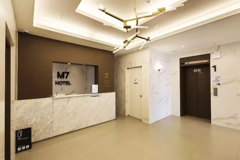 ホテル M7