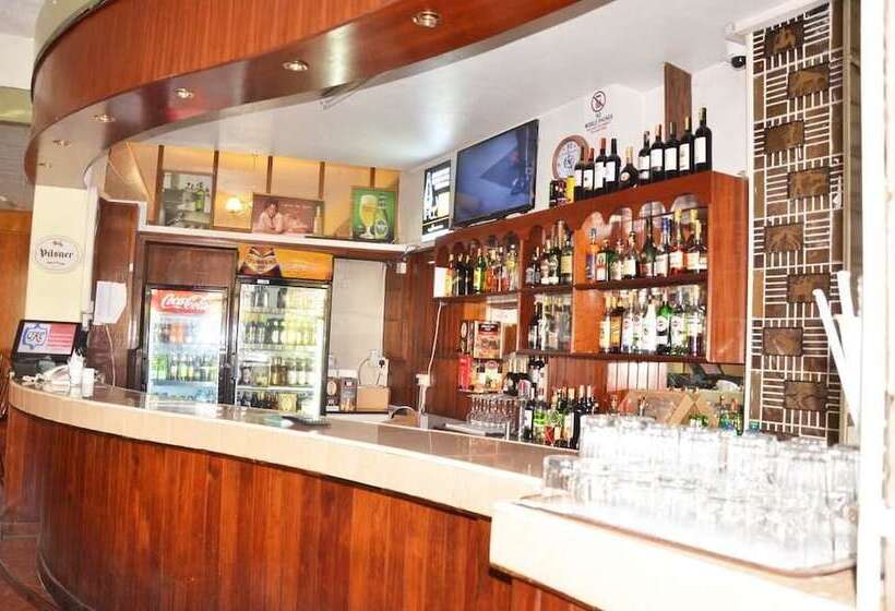 هتل United Kenya Club